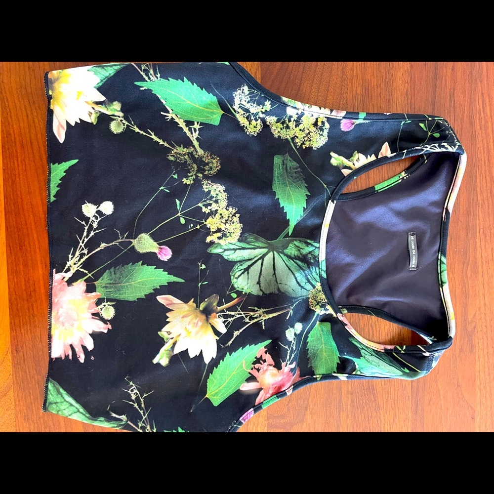 Oiselle Lux crop top in Moody Floral print